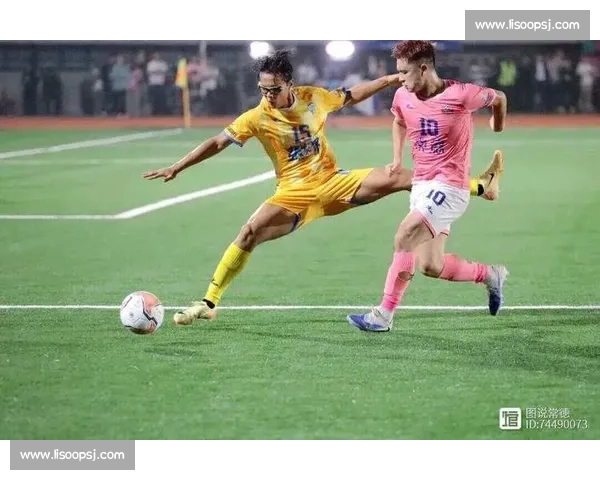 激烈角逐中的足球小组赛精彩瞬力全记录 激烈角逐中的足球小组赛精彩瞬力全记录